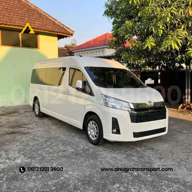 Carter Hiace Premio antar jemput bandara Soekarno Hatta