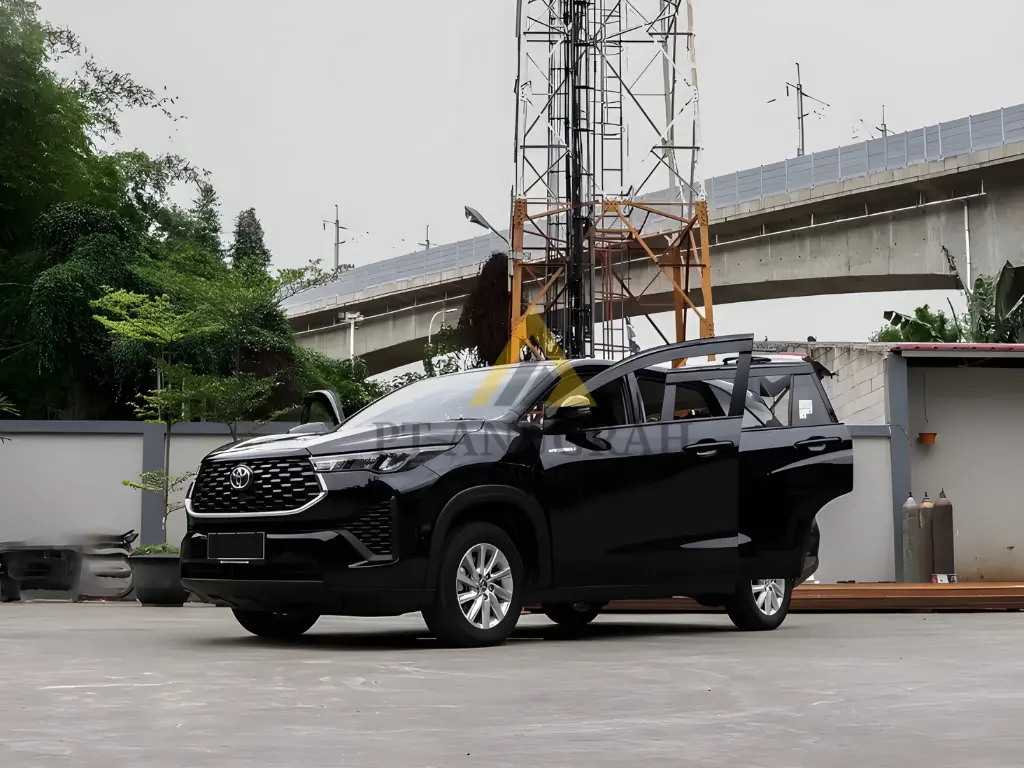 Rental mobil innova Zenix Hybrid di Depok