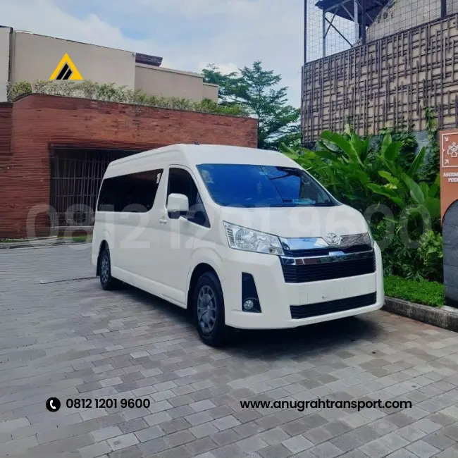 Sewa mobil Hiace Premio untuk acara pernikahan di Jakarta
