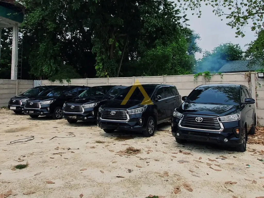 rental mobil innova reborn di Jakarta pusat