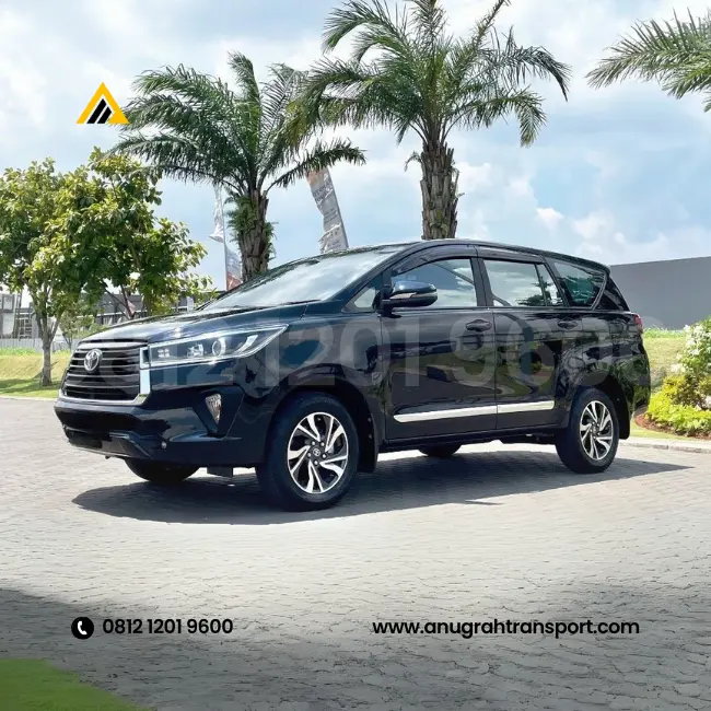 sewa mobil innova Reborn terdekat