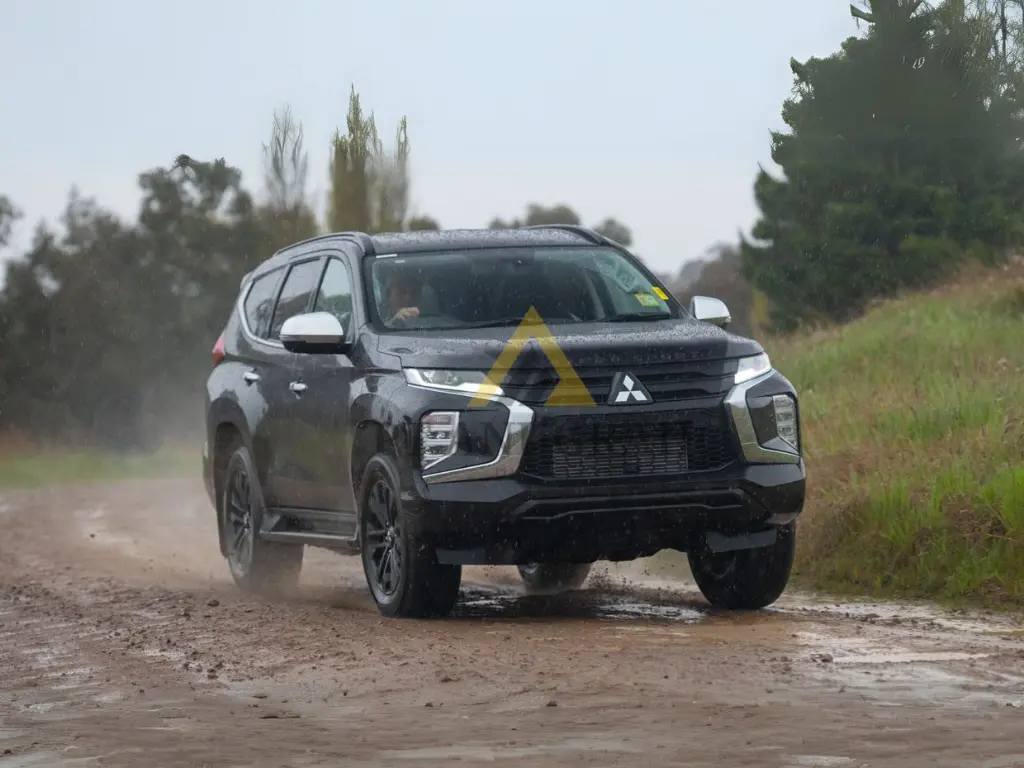 sewa mobil pajero