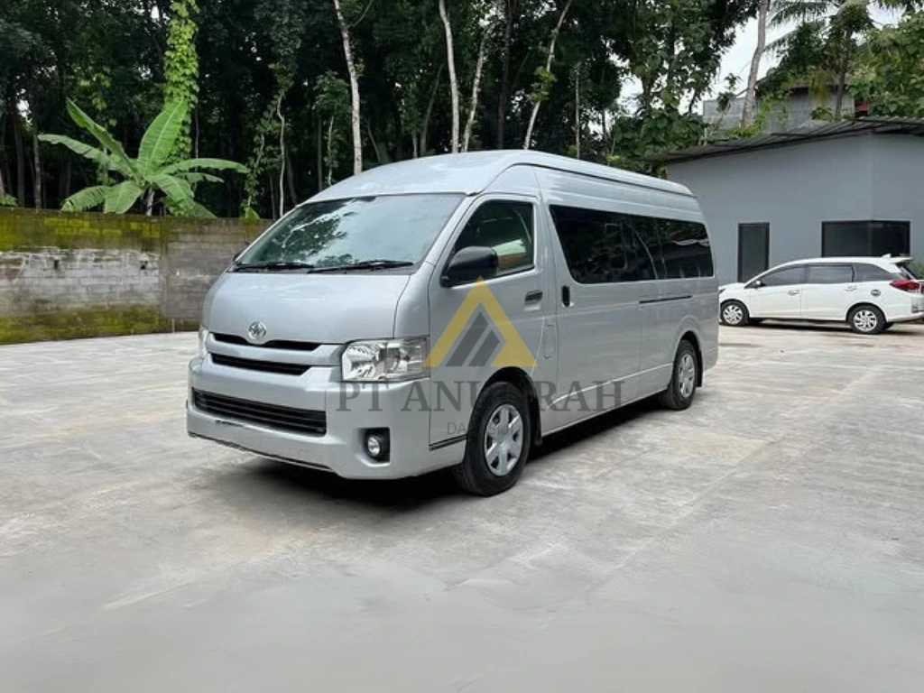 sewa toyota hiace