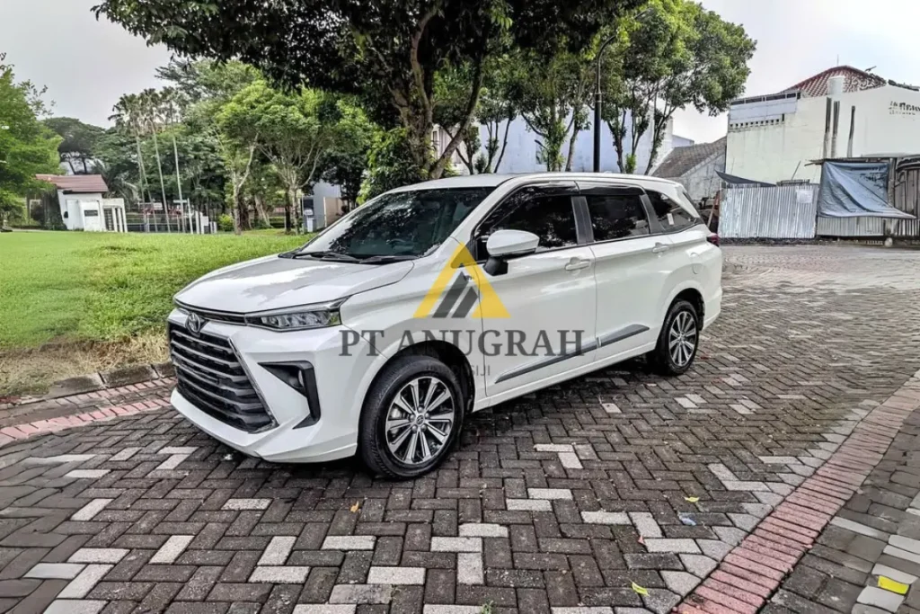 Sewa Mobil Avanza di Tambora